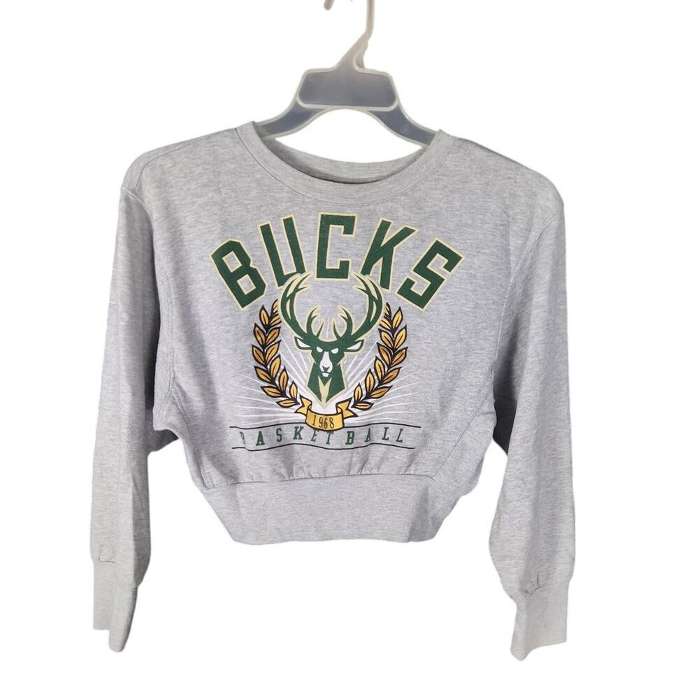 Milwaukee Bucks Cropped Crewneck women's medium
